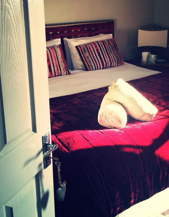 Inn Coach And Horses